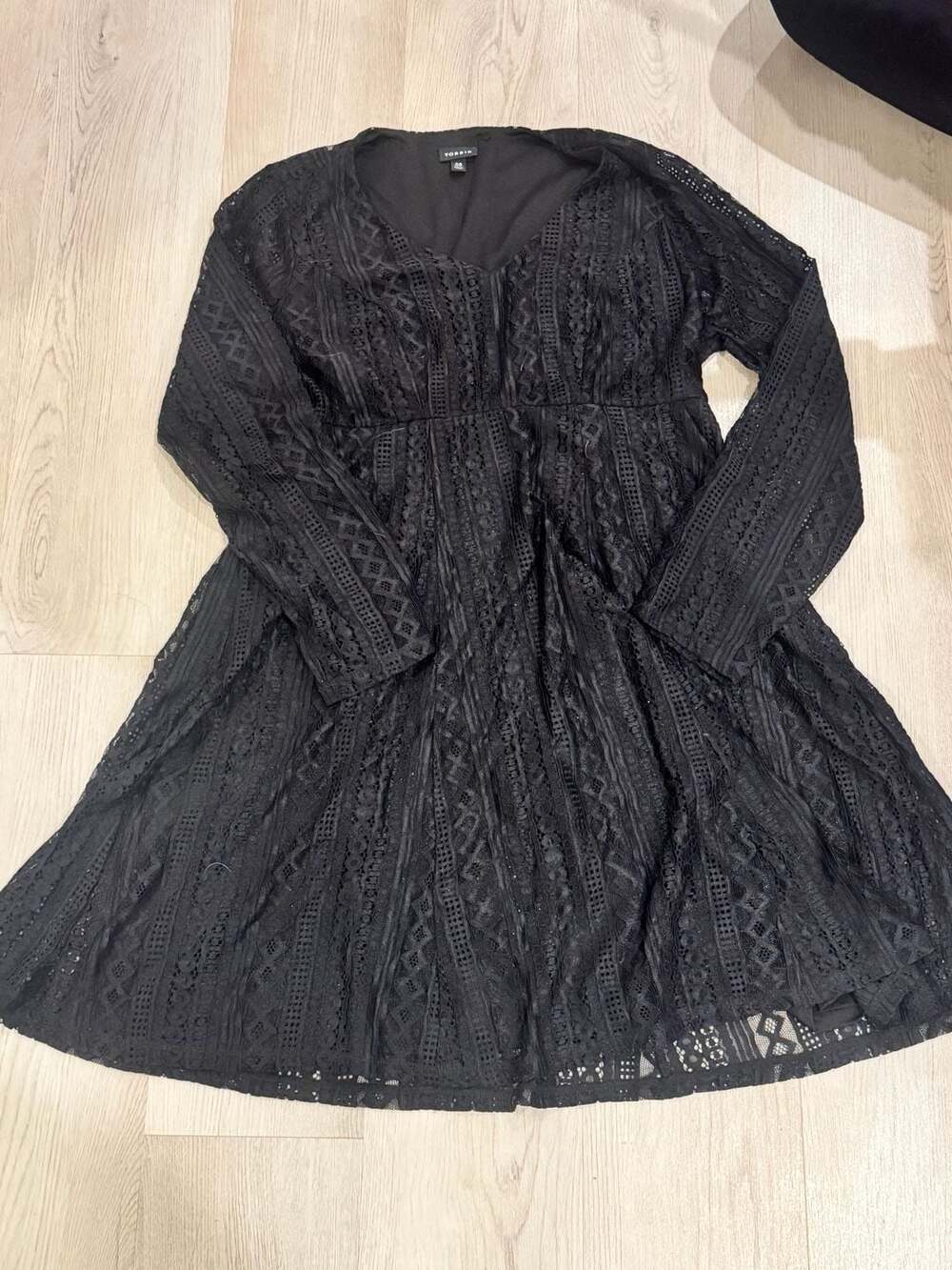 Torrid Geo Lace V-Neck Skater Dress Size 00 Black Long Sleeve